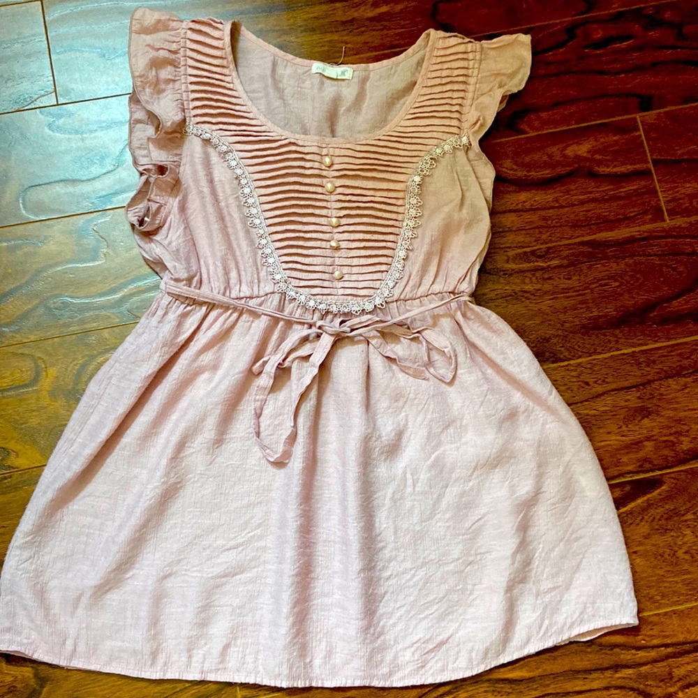 EUC cute little top for summer.